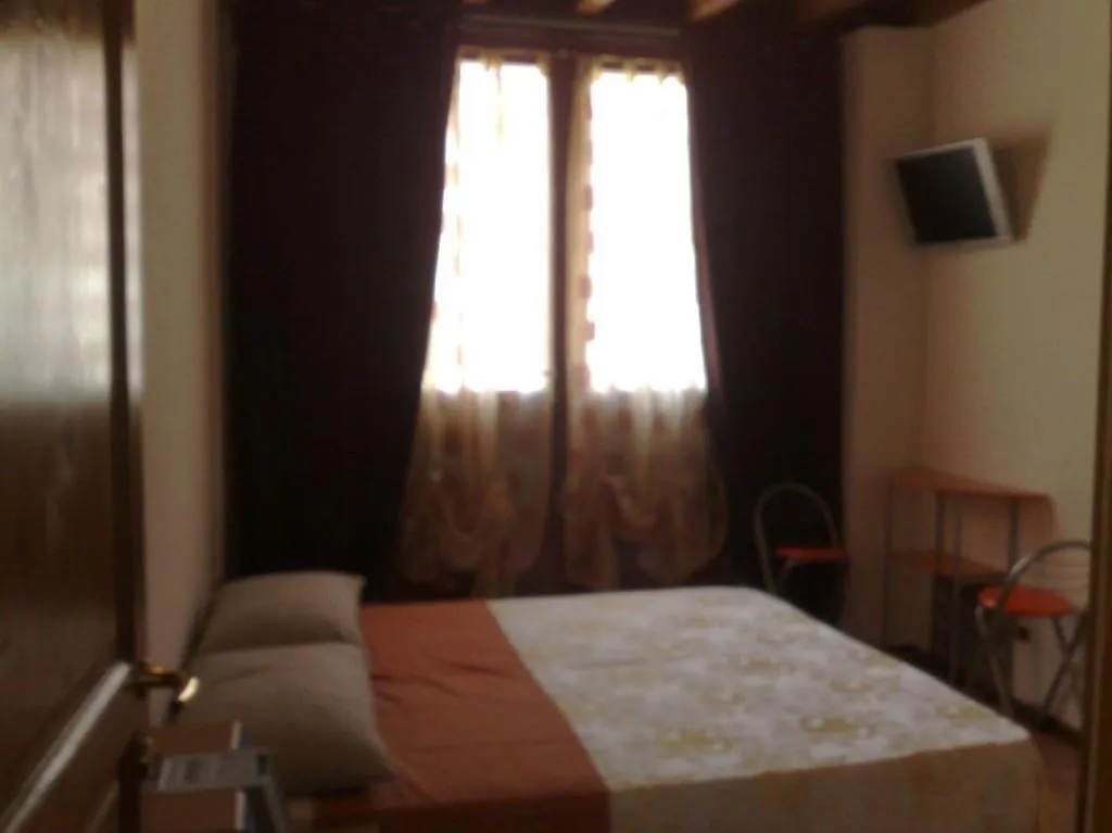 Apartment Via Toscana House Parma