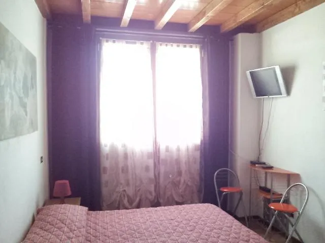 Apartment Via Toscana House Parma Italy